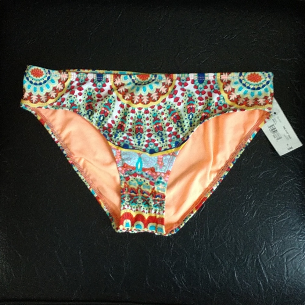 a.n.a Women' multi colored swimsuit bottom. Size 6